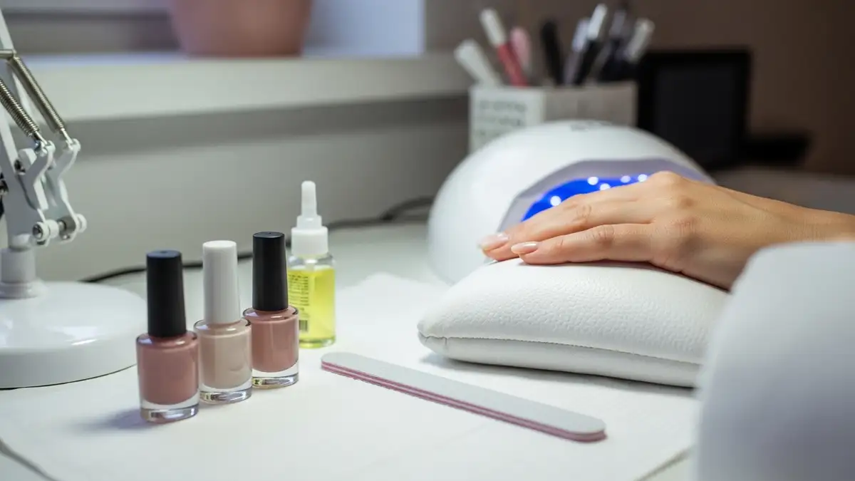 Pedicure z opracowaniem stopy - przebieg wizyty - hero image